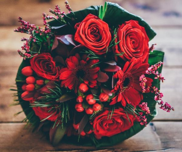 Red and red The Perfect red flower | Online Flower Delivery in India | JuneFlowers.com