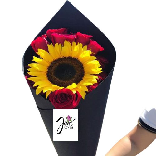 Sunflowers in Roses Single stem Sunflowers | Sunflower Bouquet to Bangalore | JuneFlowers.com