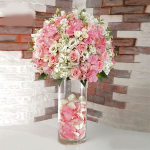 Center of pink rose bouquet | Online Best Flower Delivery in Bangalore | JuneFlowers.com