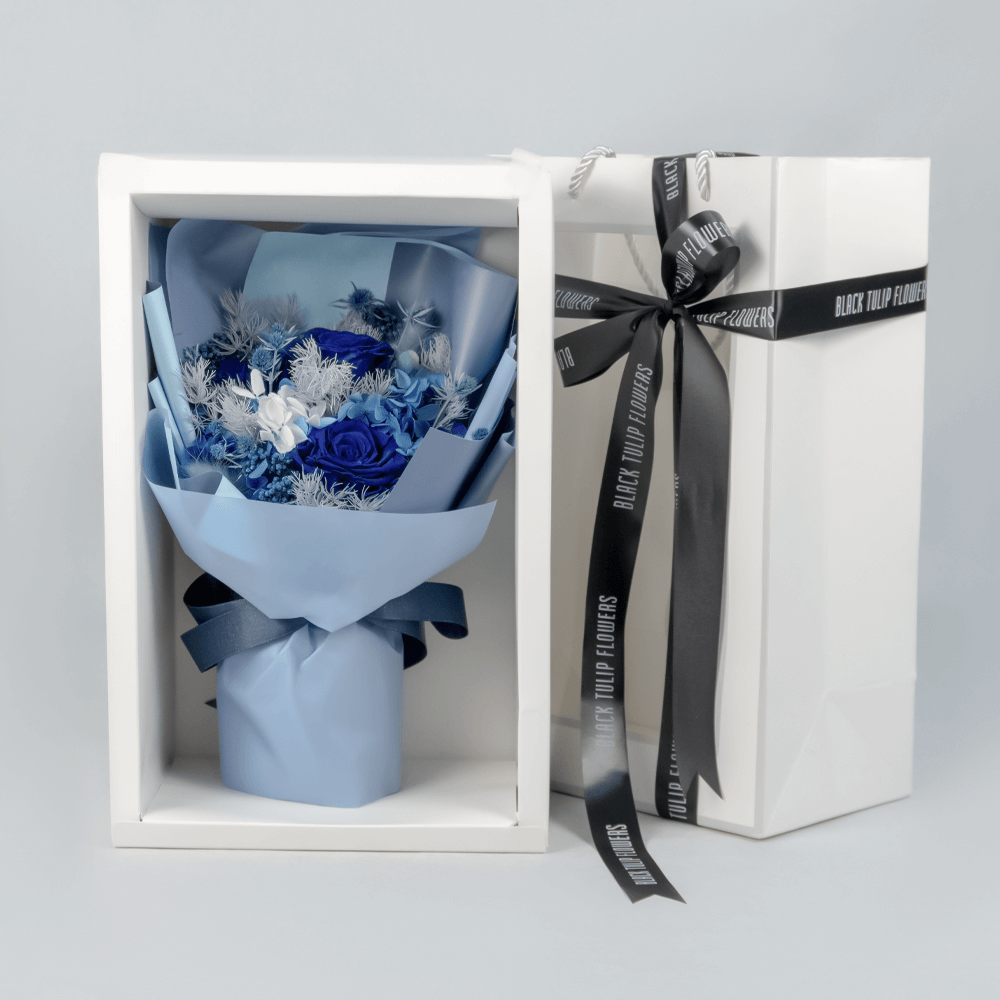 Endless Blue - Preserved Bouquet "Step into a realm of everlasting beauty with Forever Pink, the epitome of timeless grace in preserved bouquets by June Flowers. Our meticulously curated collection of preserved flowers transcends the fleeting nature of fresh blooms, offering a lasting symbol of love, admiration, and appreciation.
