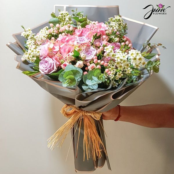 Signature Exotic Bouquet Signature exotic Roses Delivery Delivery to India | order Now at Juneflowers.com