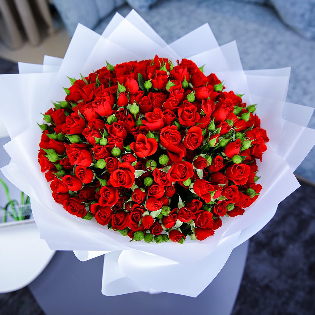 Captivating Red Bouquet Captivating Red Bouquet - Send/Buy Flowers Online | June flowers